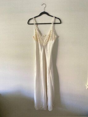 Vintage 1990s Victoria's Secret Gold Label White Satin Full Length Slip Lace S